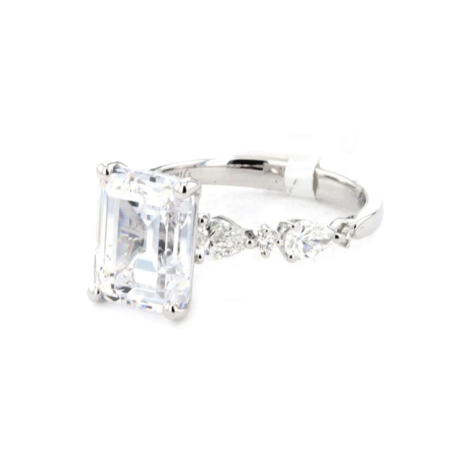 0.64 ctw Diamond Solitaire Engagement Rings