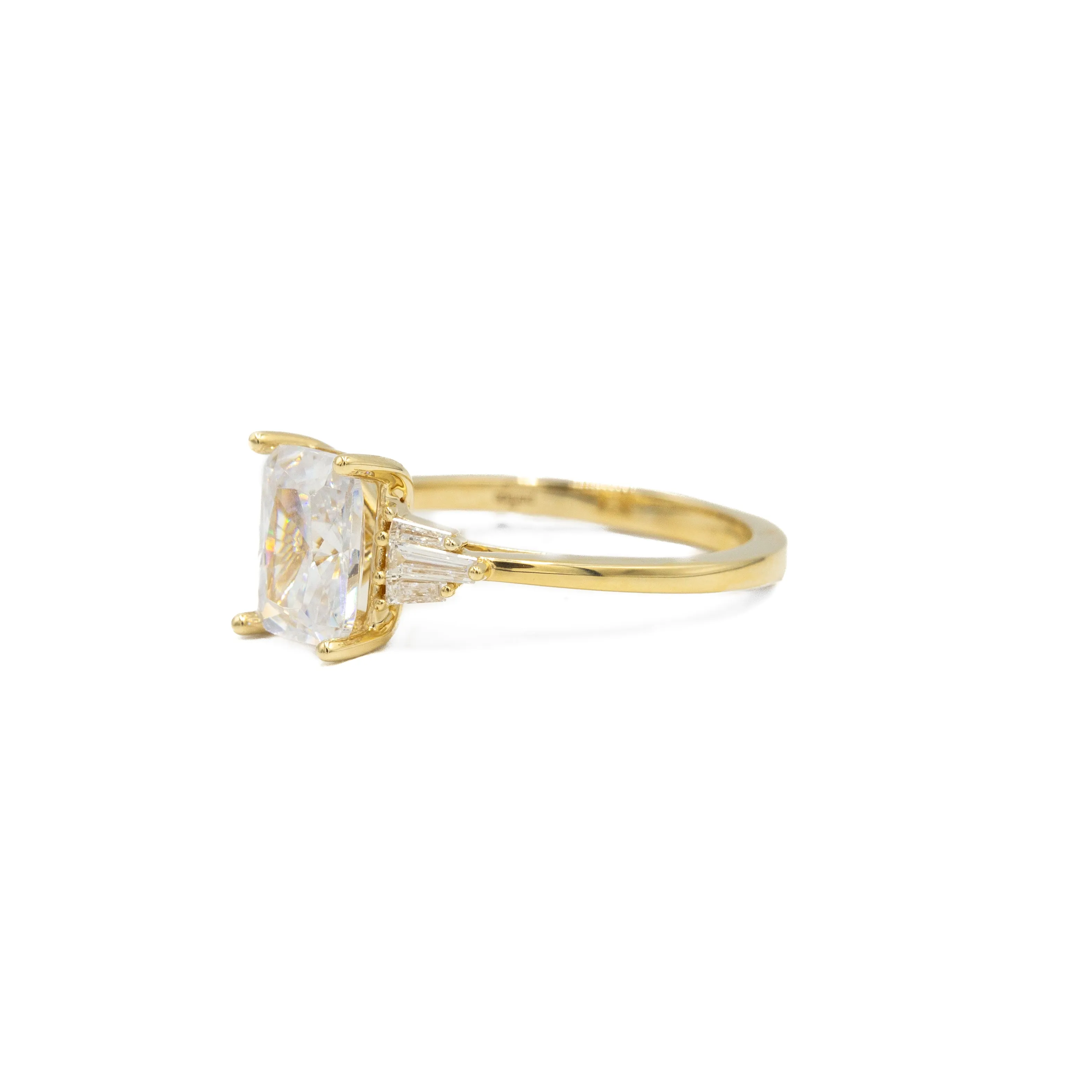 14ky Emerald & Multi Tapered Baguette Diamond Ring