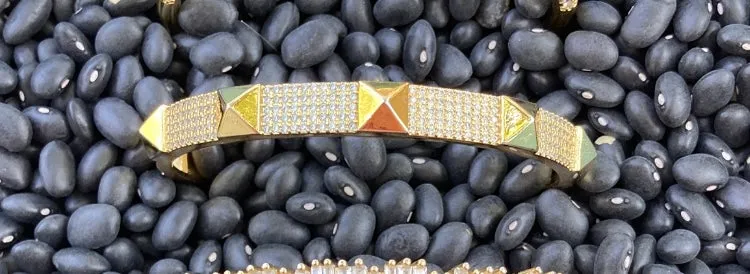 Bracelet cuffs