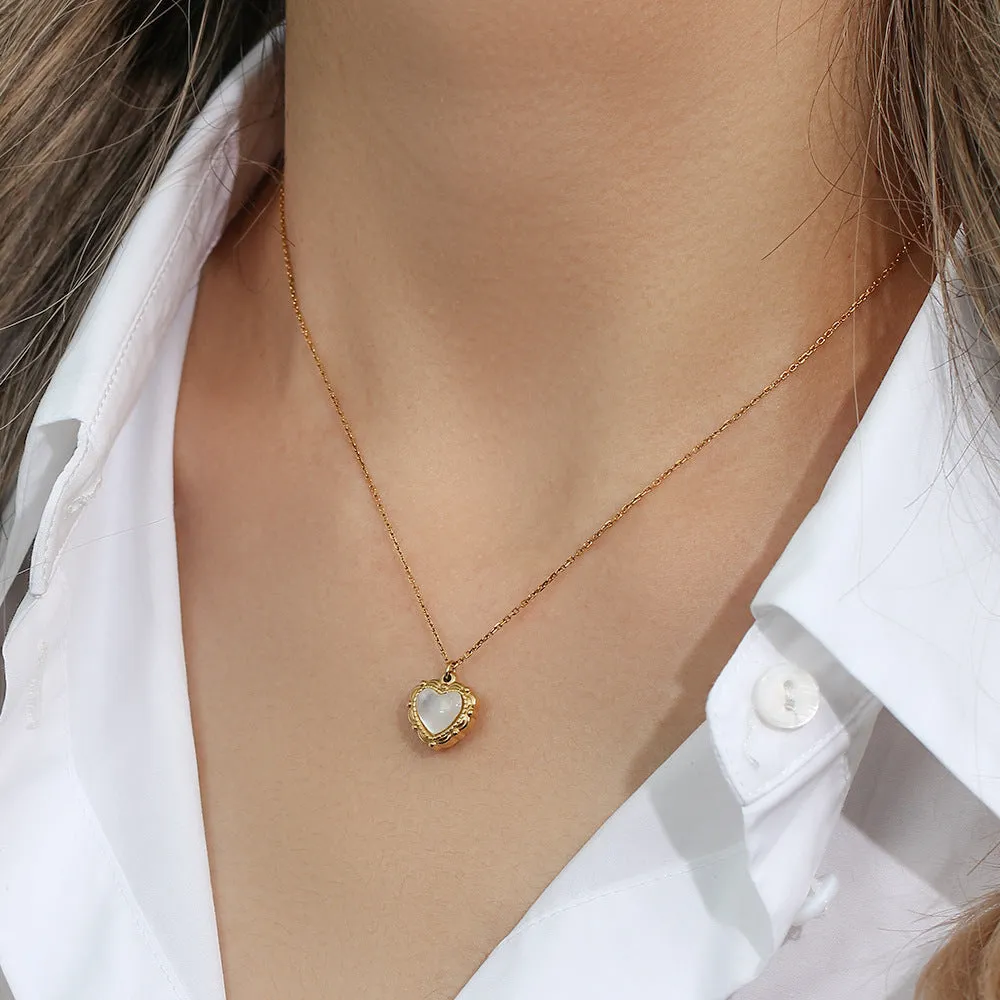 Dainty Gold-Plated Shell Pendant Necklace | Vintage Gift for Her