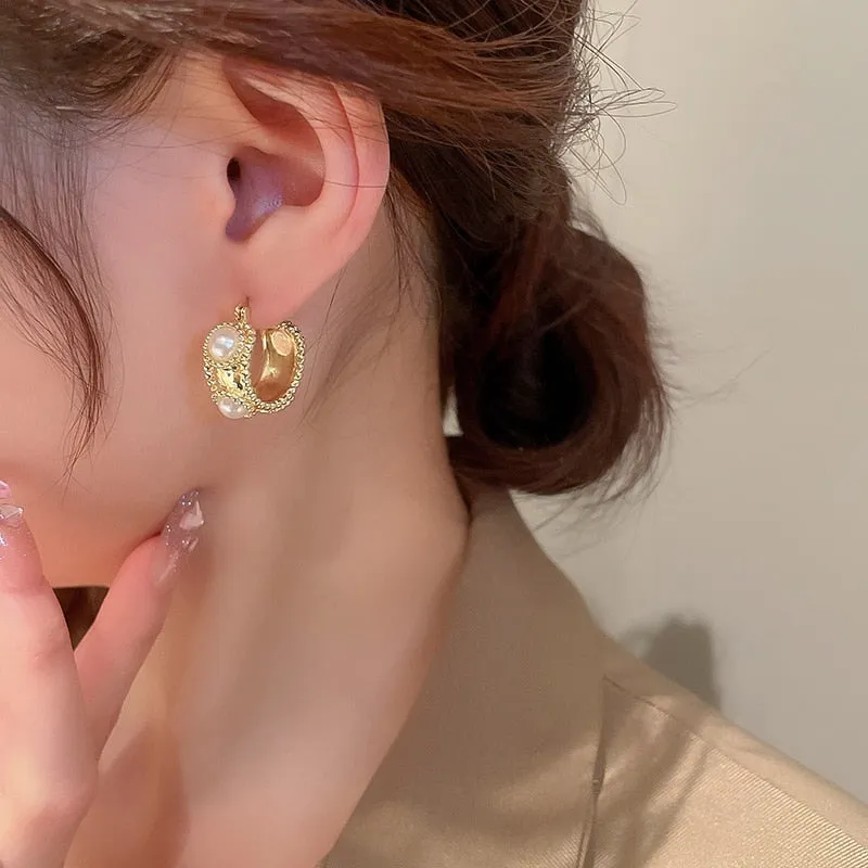 French Literary Vintage Simulated Pearl Circle Buckle Hoop Earrings For Women