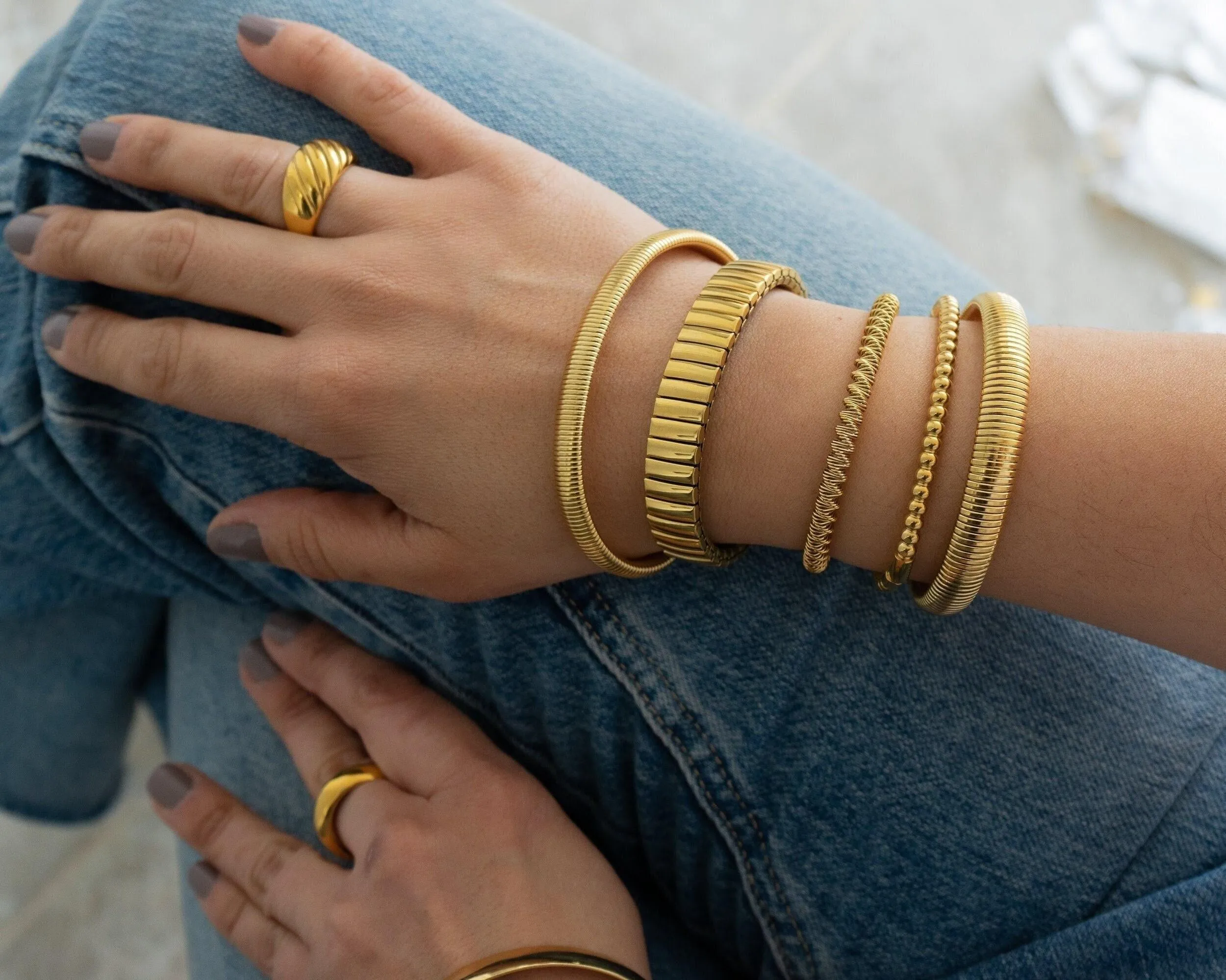 Gold Twisted Wire Stretch Bracelet