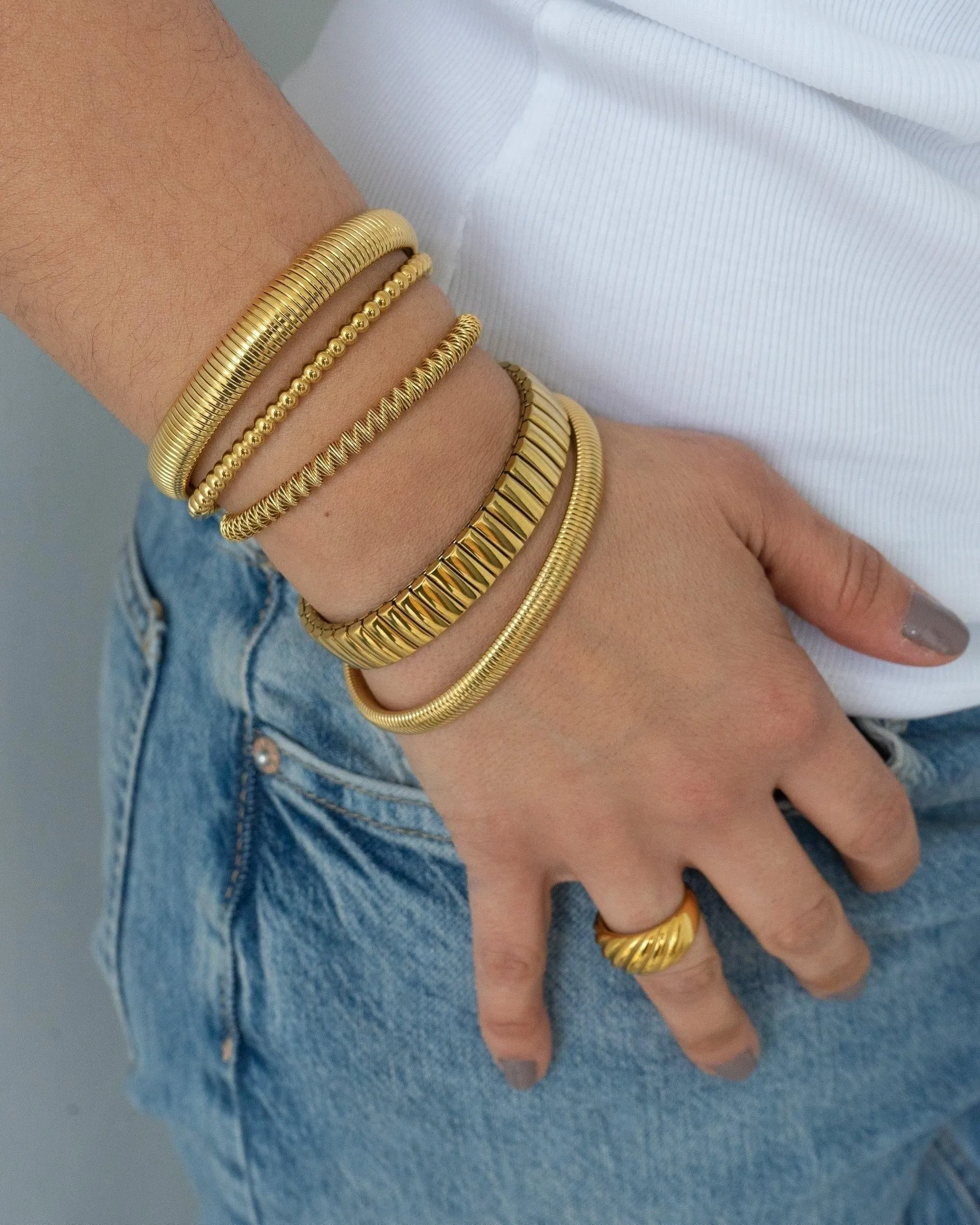 Gold Twisted Wire Stretch Bracelet