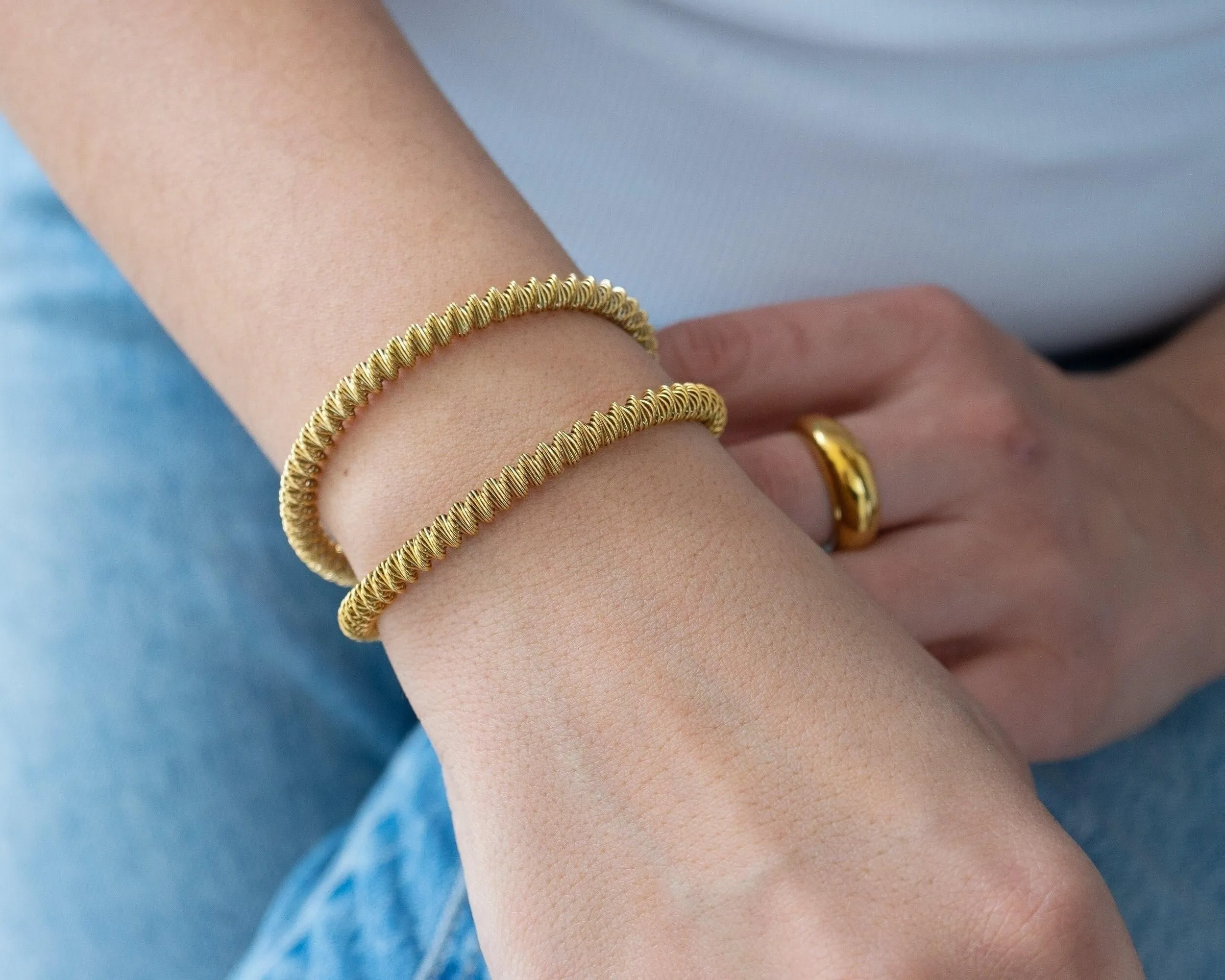 Gold Twisted Wire Stretch Bracelet