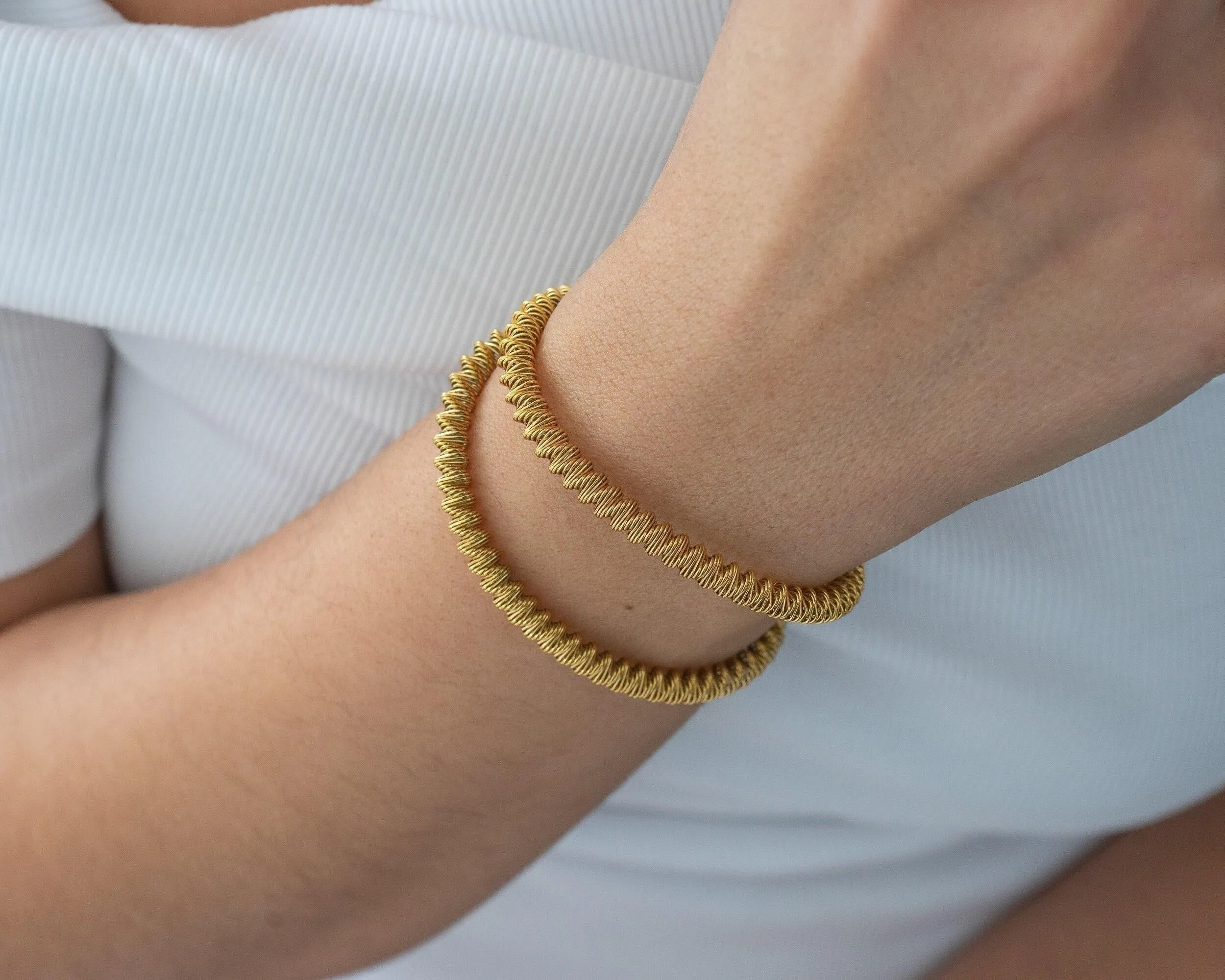 Gold Twisted Wire Stretch Bracelet