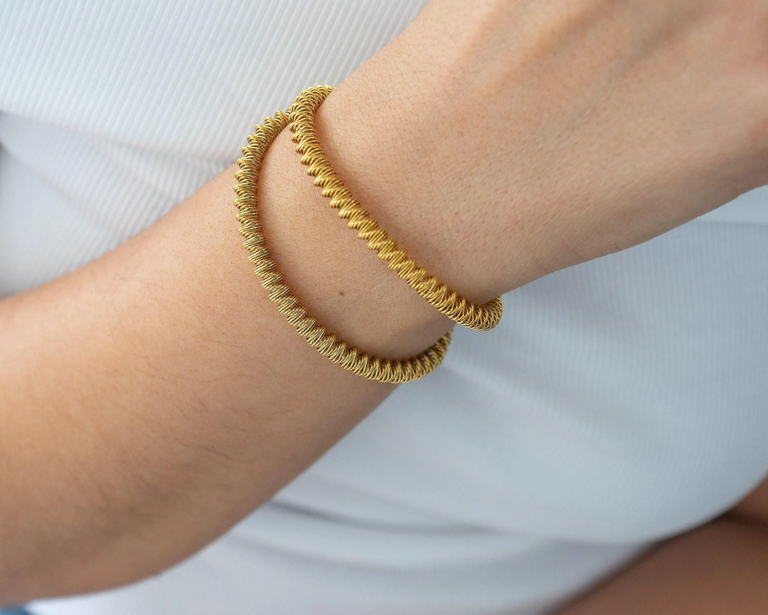 Gold Twisted Wire Stretch Bracelet