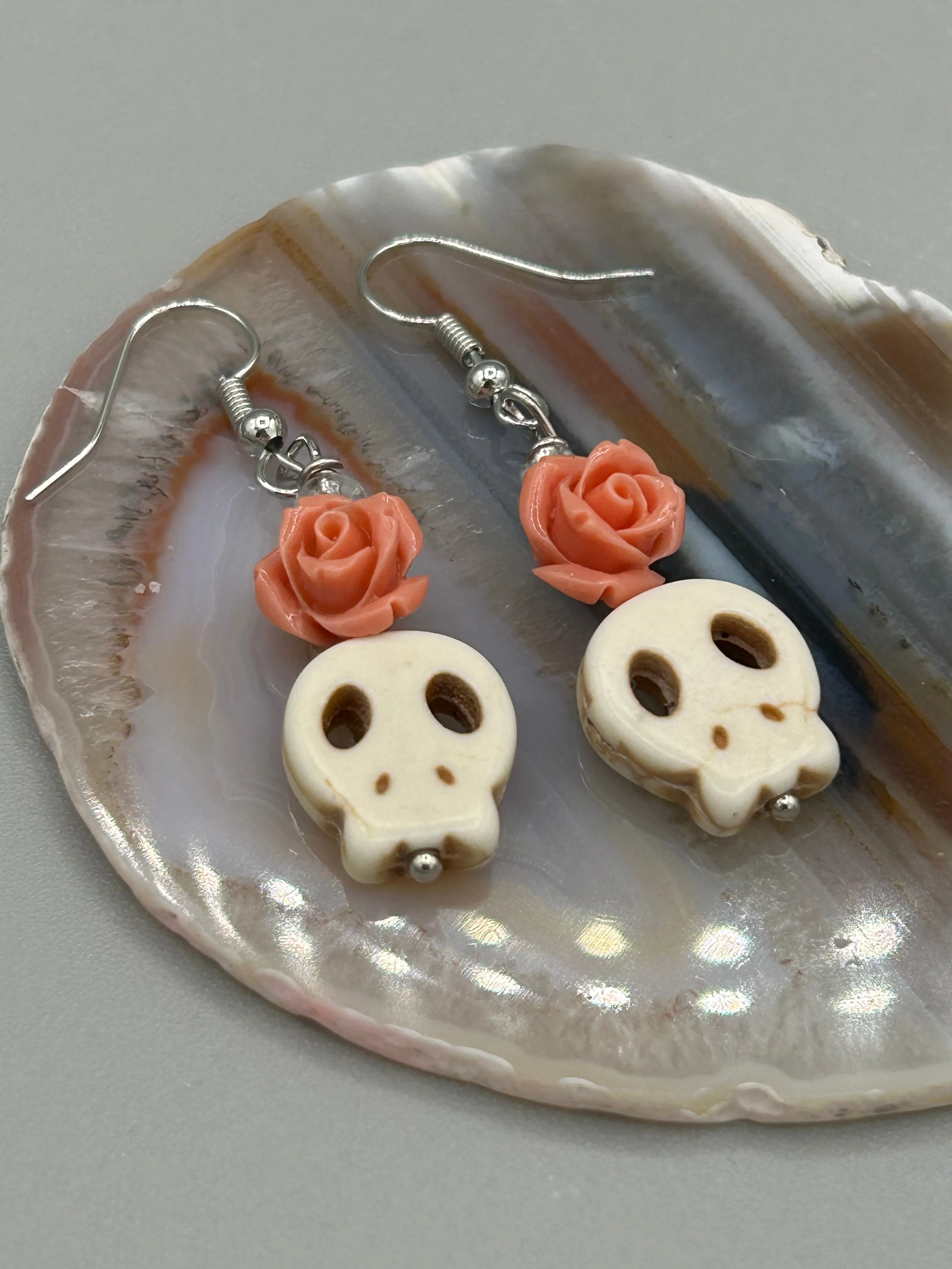 Howlite Skull Beads With Peachy Coral Rose Beaded Earrings, Pastel Goth, Dia De Los Muertos Calavera, Day of the Dead Jewelry, La Catrina