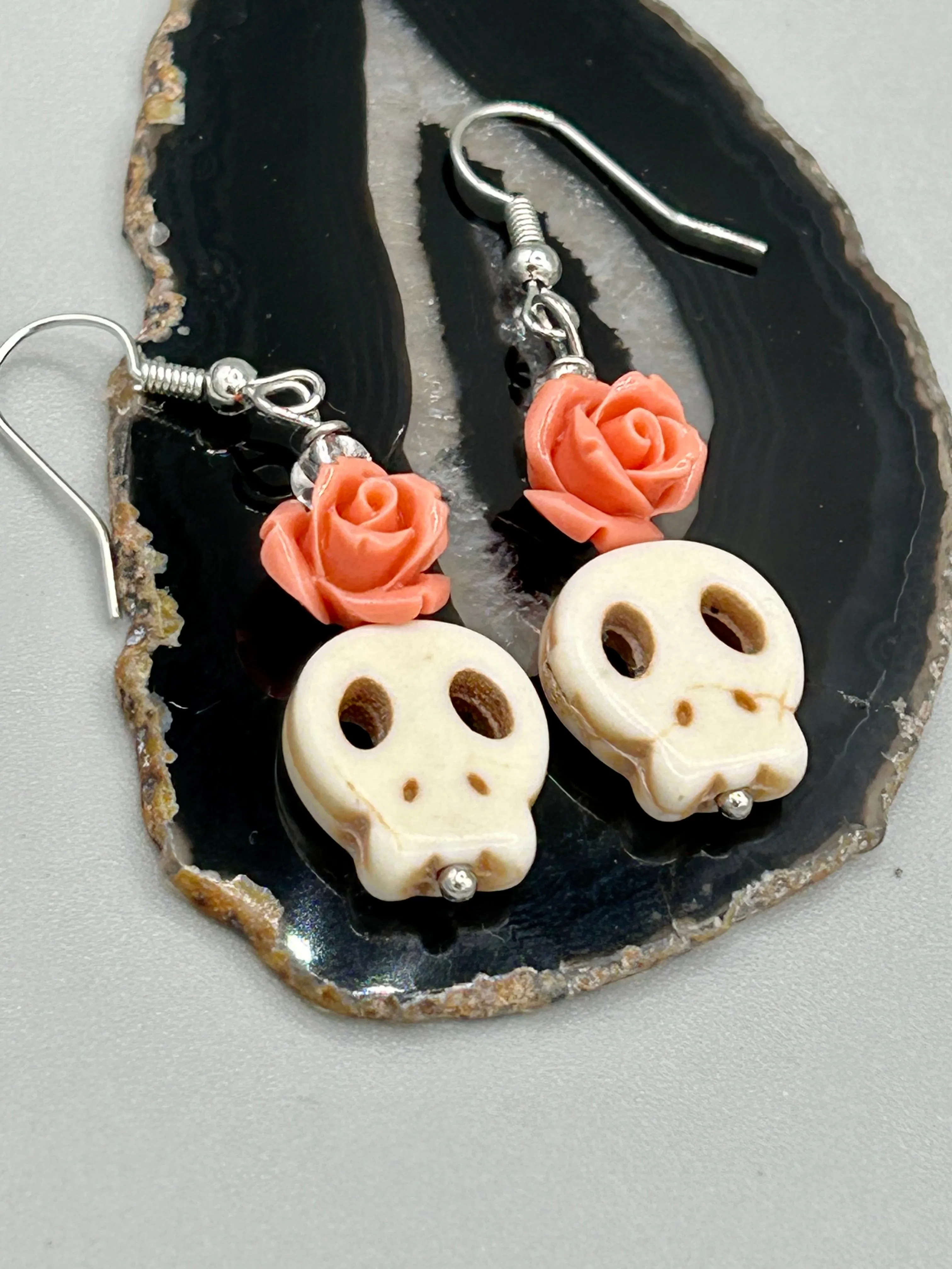 Howlite Skull Beads With Peachy Coral Rose Beaded Earrings, Pastel Goth, Dia De Los Muertos Calavera, Day of the Dead Jewelry, La Catrina