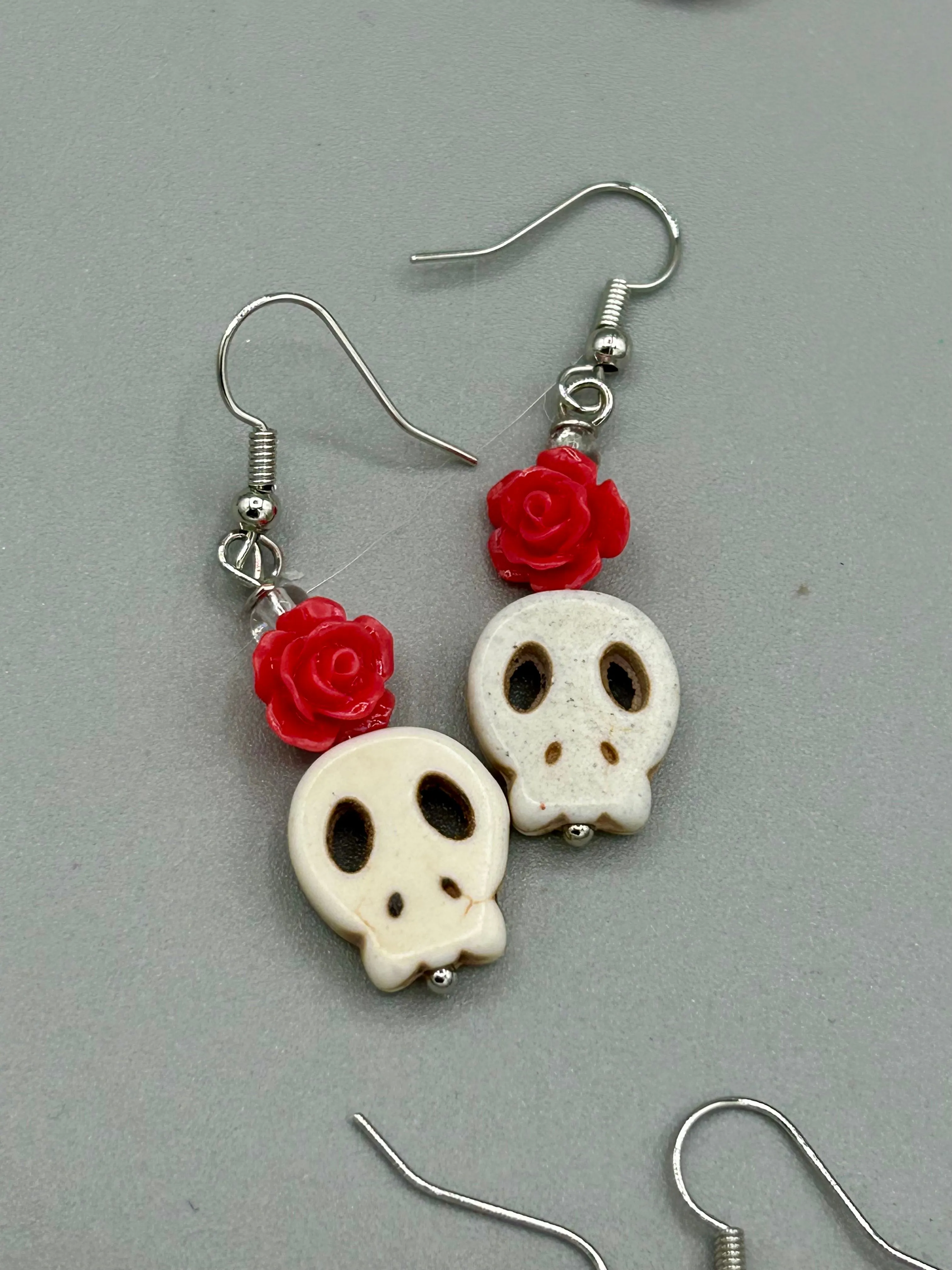 Howlite Skull Beads With Pink Coral Rose Beaded Earrings, Pastel Goth, Dia De Los Muertos Calavera, Day of the Dead Jewelry, La Catrina