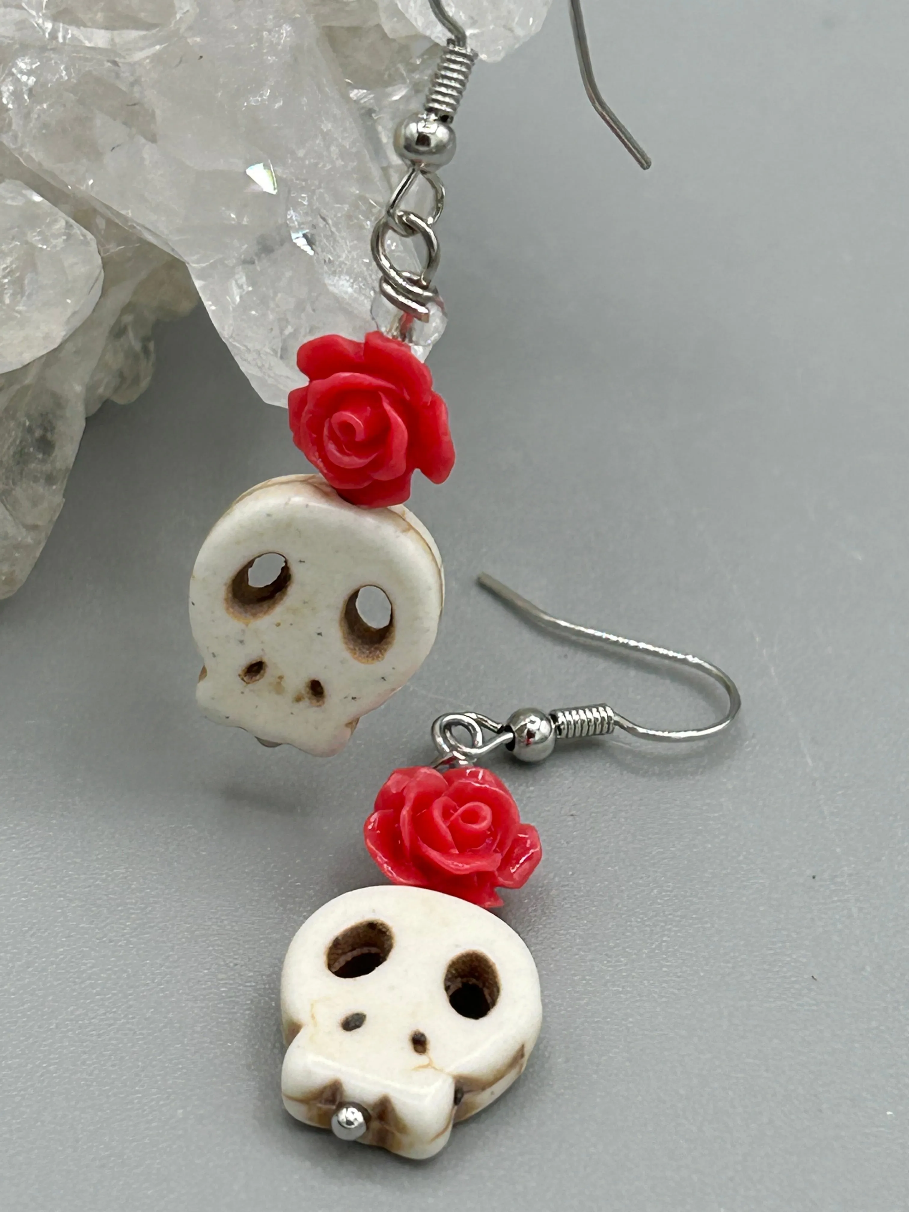 Howlite Skull Beads With Pink Coral Rose Beaded Earrings, Pastel Goth, Dia De Los Muertos Calavera, Day of the Dead Jewelry, La Catrina
