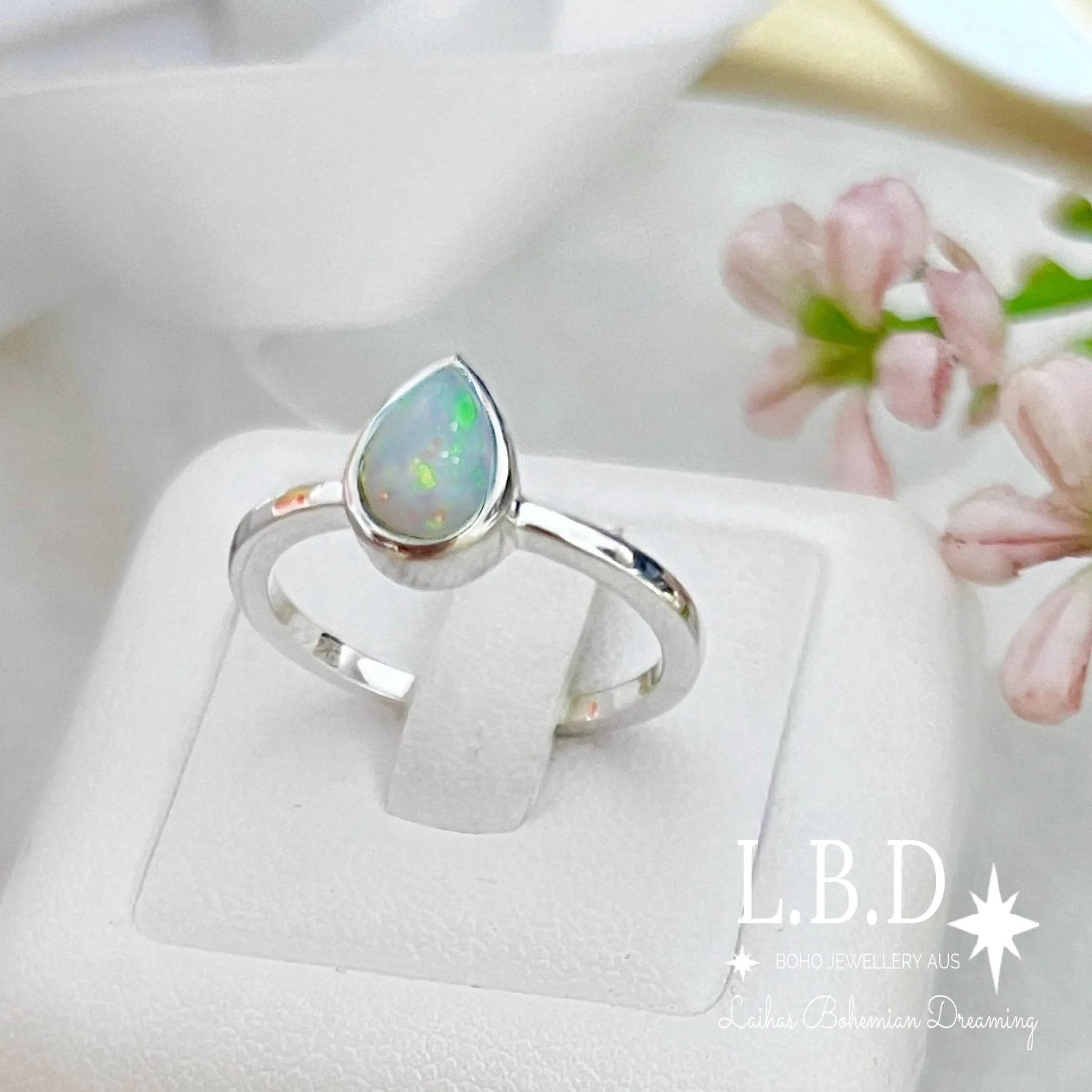 Laihas Mini Tearing Spirit Genuine Opal Ring