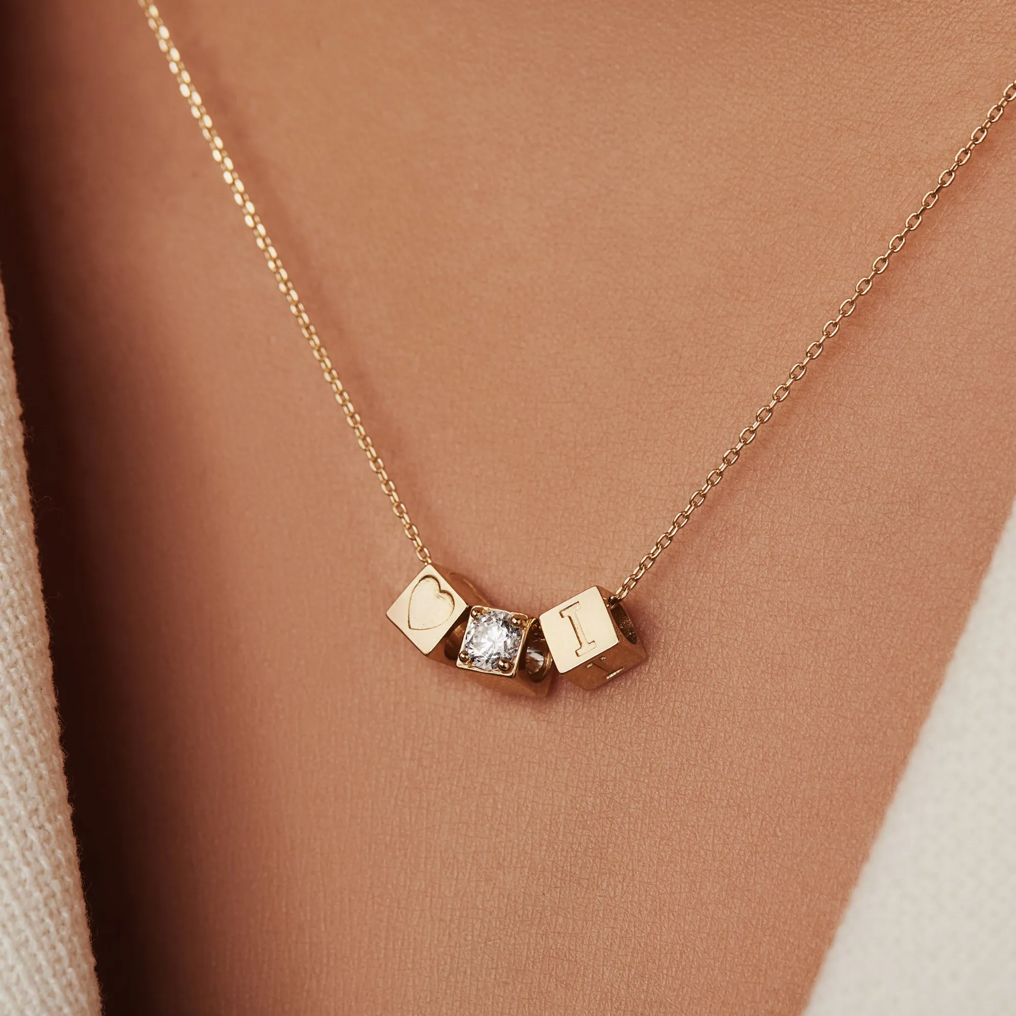 Le Marais Felie 14 karat gold cube charm with heart