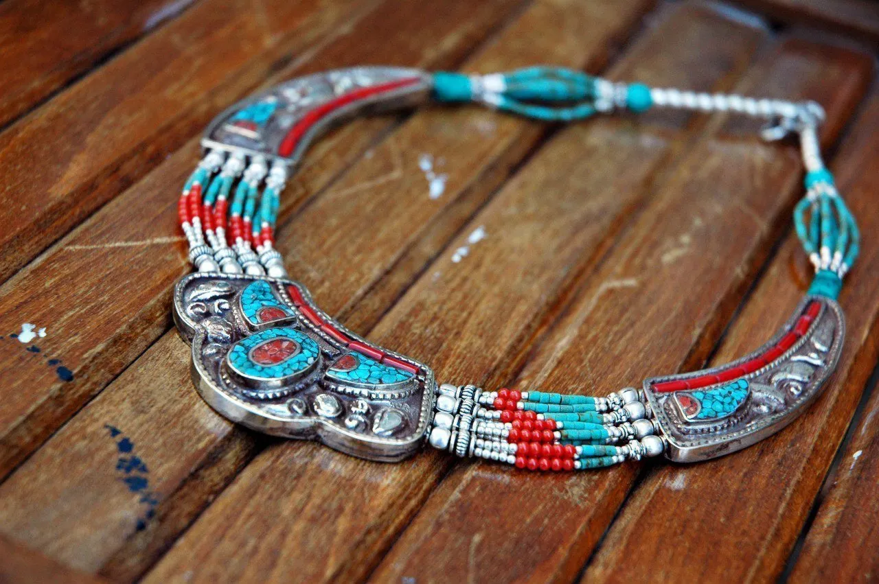 Oval Tibetan Turquoise Stone Necklace