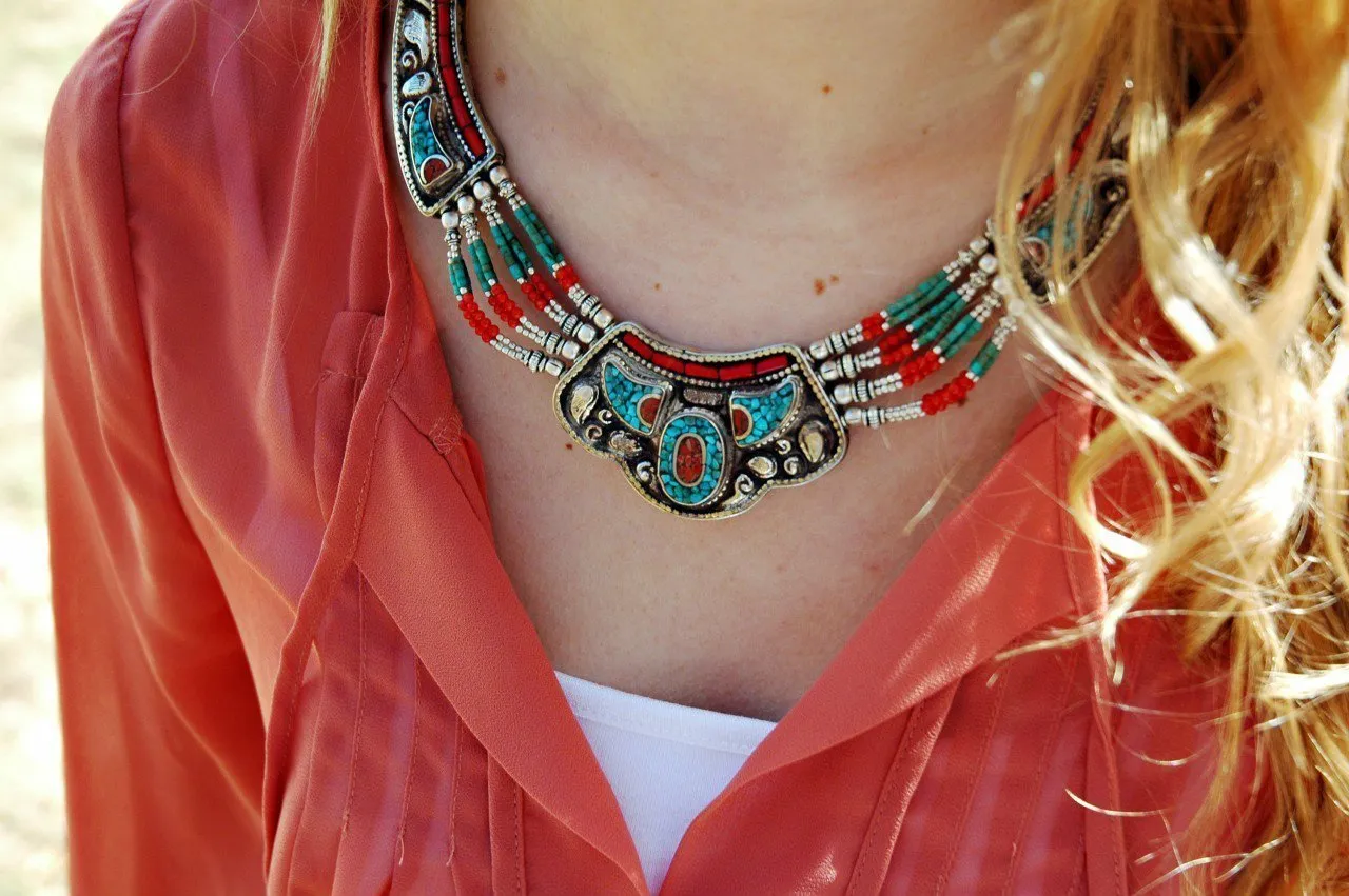 Oval Tibetan Turquoise Stone Necklace